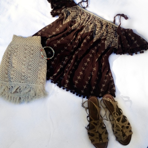 New! Francesca's Alya Pom Pom top - Picture 8 of 8